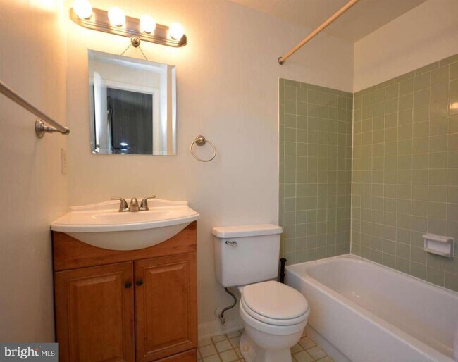 Building Photo - 3151 Ellenwood Dr