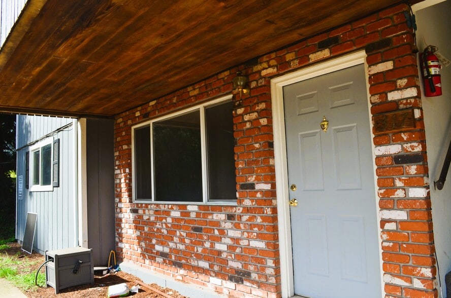 Building Photo - 317 Linn Ave