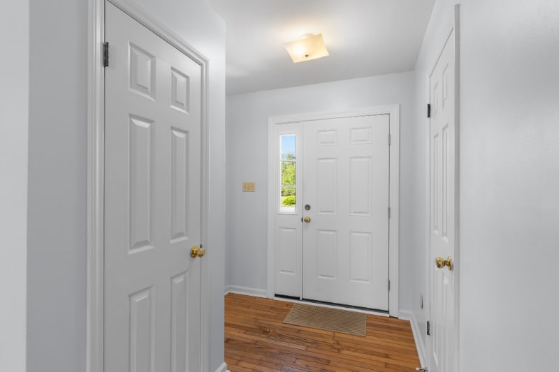 Building Photo - 736 Comet Dr