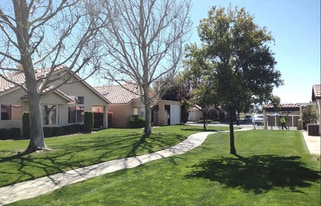Building Photo - 11541 Park Ln