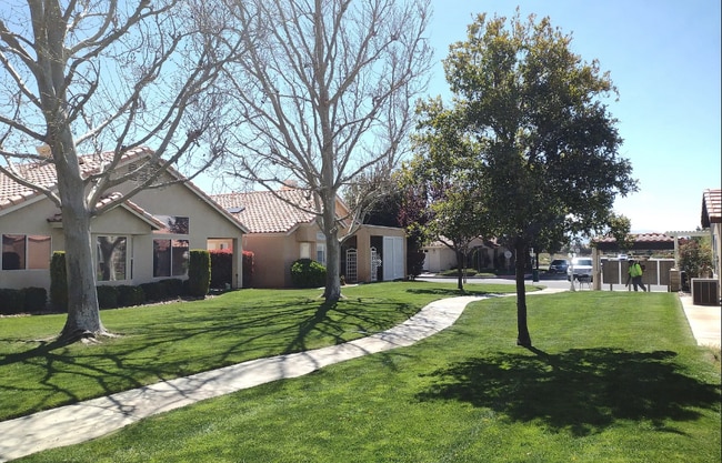 Building Photo - 11541 Park Ln