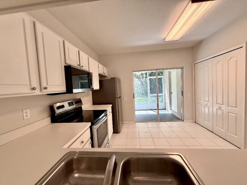 Building Photo - 1238 Standridge Dr