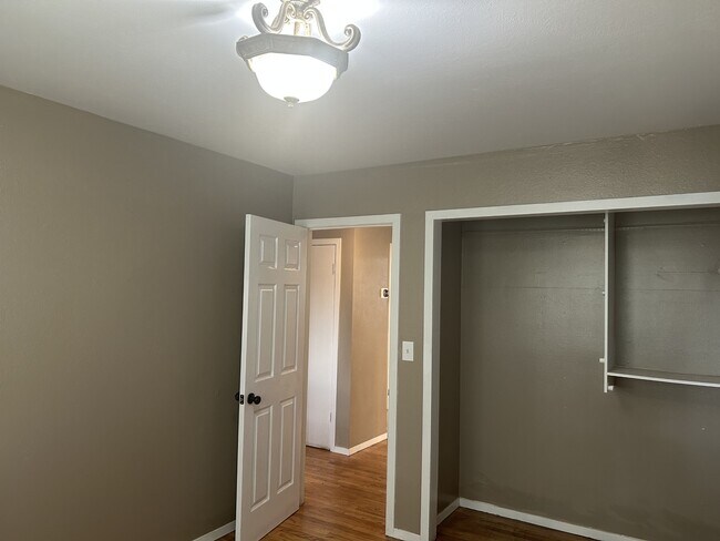 Building Photo - 137 Las Flores Ave
