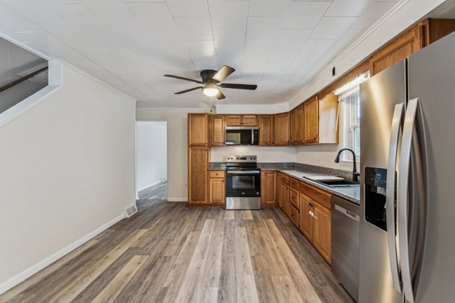 Building Photo - 761 W Otterman St