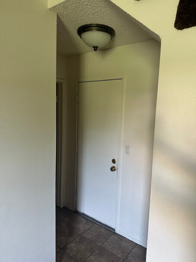 Building Photo - 1639 Orchid Ln