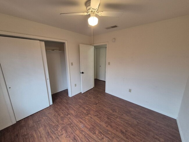 Building Photo - Charming 3 Bedroom 1.5 Bathroom home