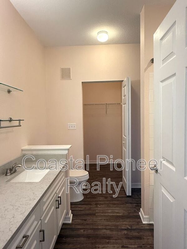 Building Photo - 9068 Lake Chase Island Way