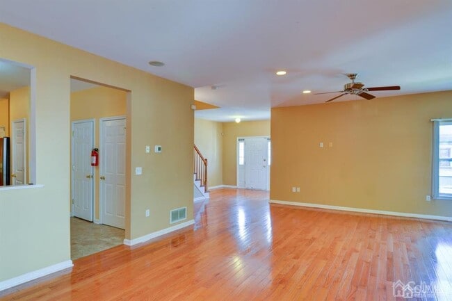 Building Photo - 334 Moonlight Dr