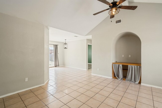 Building Photo - 224 Vista Hermosa