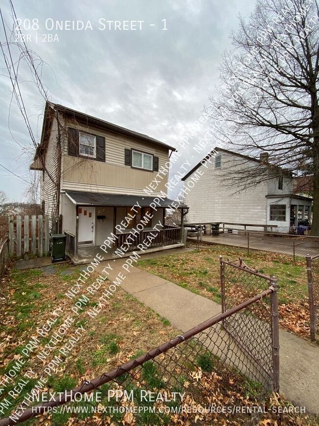 Building Photo - Great 2 bedroom,1-1/2 bath home with laund...