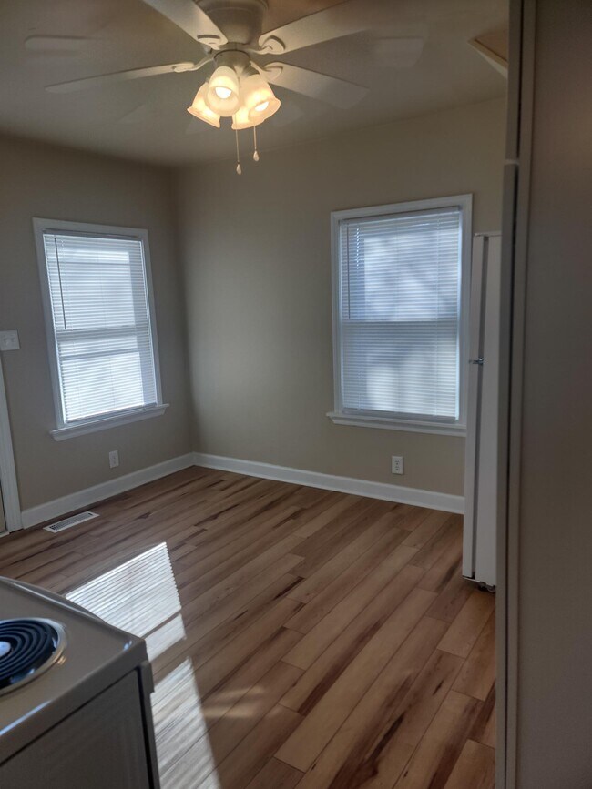 Building Photo - 8902 Prospect St