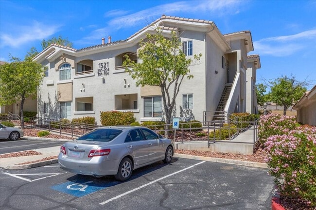 Building Photo - 1521 Ruby Cliffs Ln