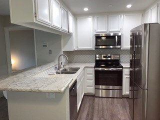 Kitchen w/ all new appliances - 5665 Friars Rd