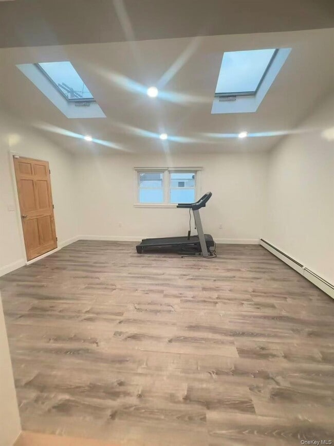 Building Photo - 110 N Parkside Dr