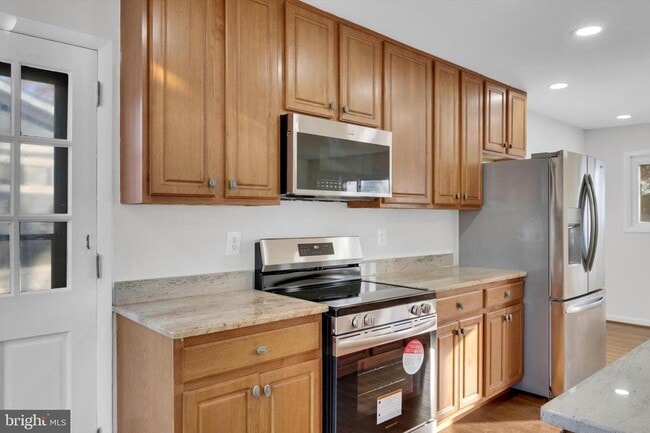 Building Photo - 4224 Kinmount Rd