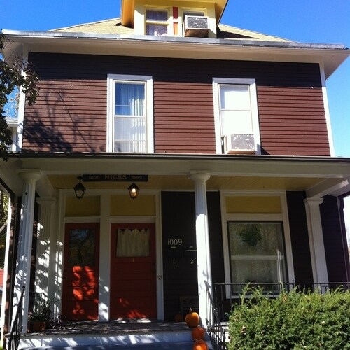 Building Photo - 1009 SW Fillmore St