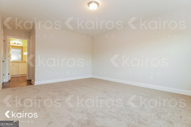 Building Photo - 220 Western Red Cedar Dr