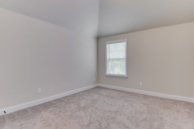 Building Photo - 4050 Stowe Dr
