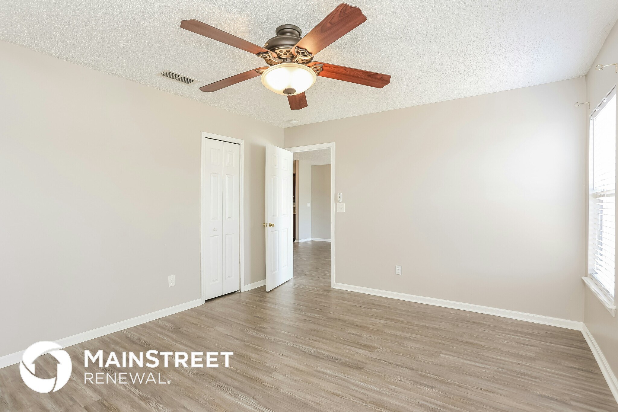 Building Photo - 7405 International Village Dr