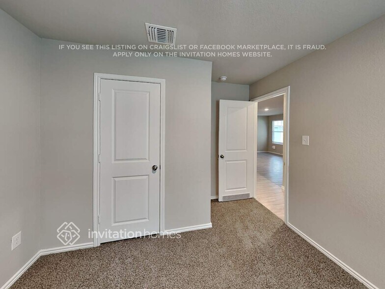 Building Photo - 7319 Avila Vis