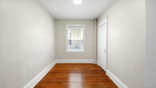 Building Photo - 832 Calhoun Ave