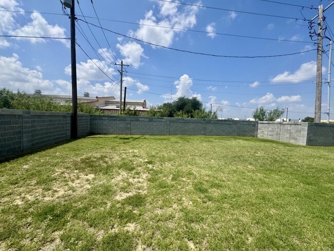 Building Photo - 6002 Amir Dr