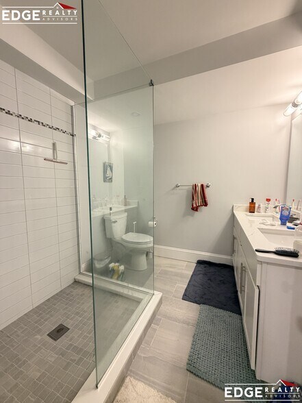 Building Photo - 68 North Beacon St