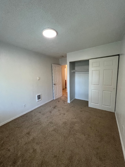 Building Photo - 17260 SW Heritage Ct