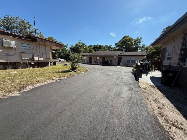 Building Photo - 2424 NW 21st St