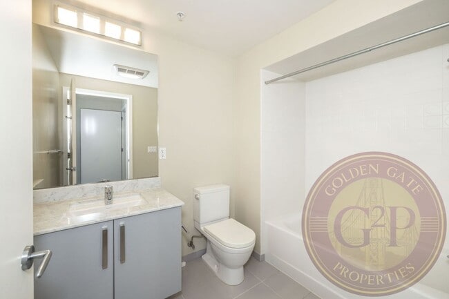 Building Photo - Hayes Valley - 2 BR, 2 BA Condo 947 Sq. Ft...