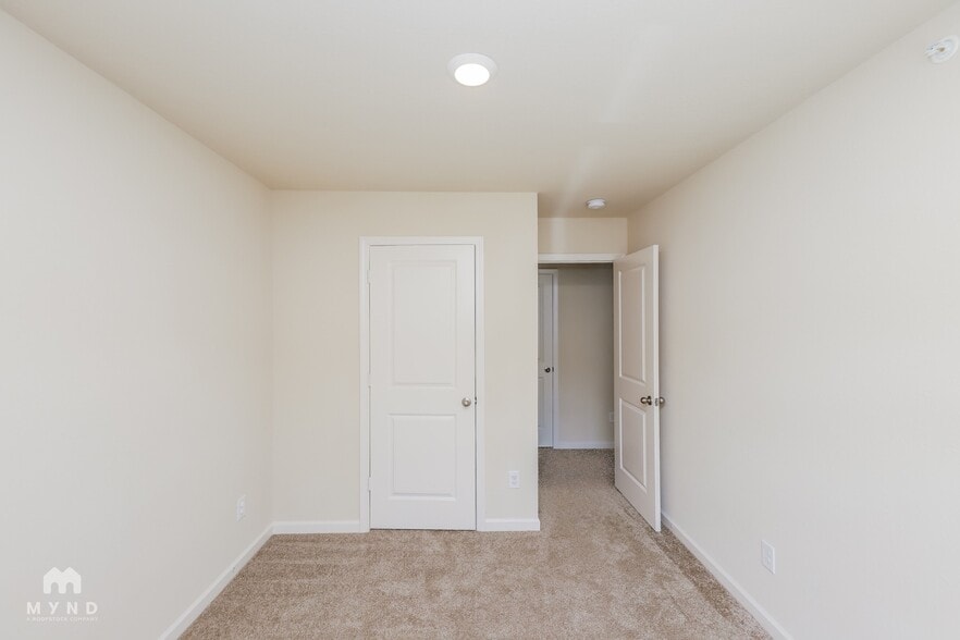 Building Photo - 207 Highwood Ln