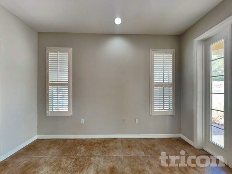 Building Photo - 33314 Portal Dr
