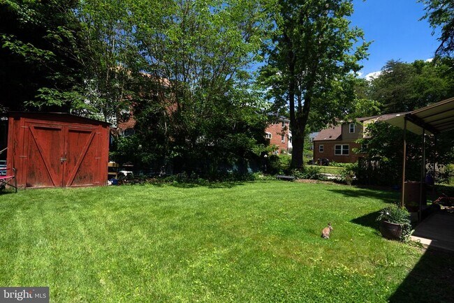 Building Photo - 921 Langley Dr