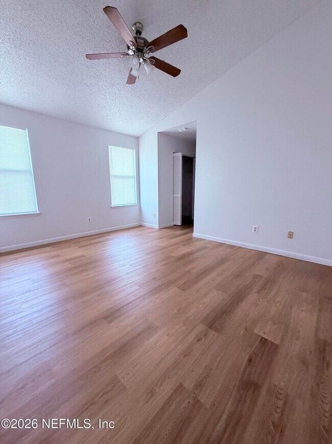 Building Photo - 8742 Pinevalley Ln