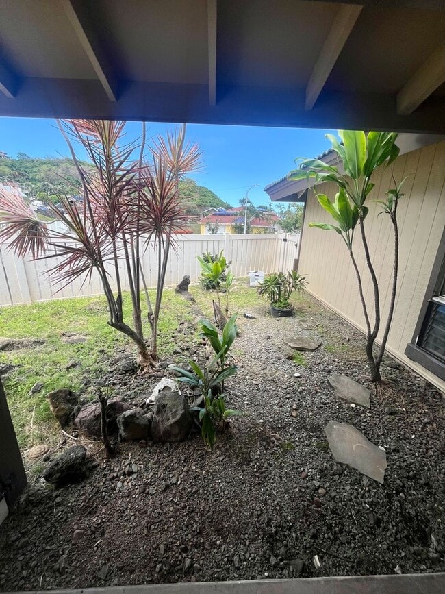 Building Photo - Modern Coastal Oasis: 1 Bedroom, 1 Bath All-Inclusive Retreat in Hawaii Kai