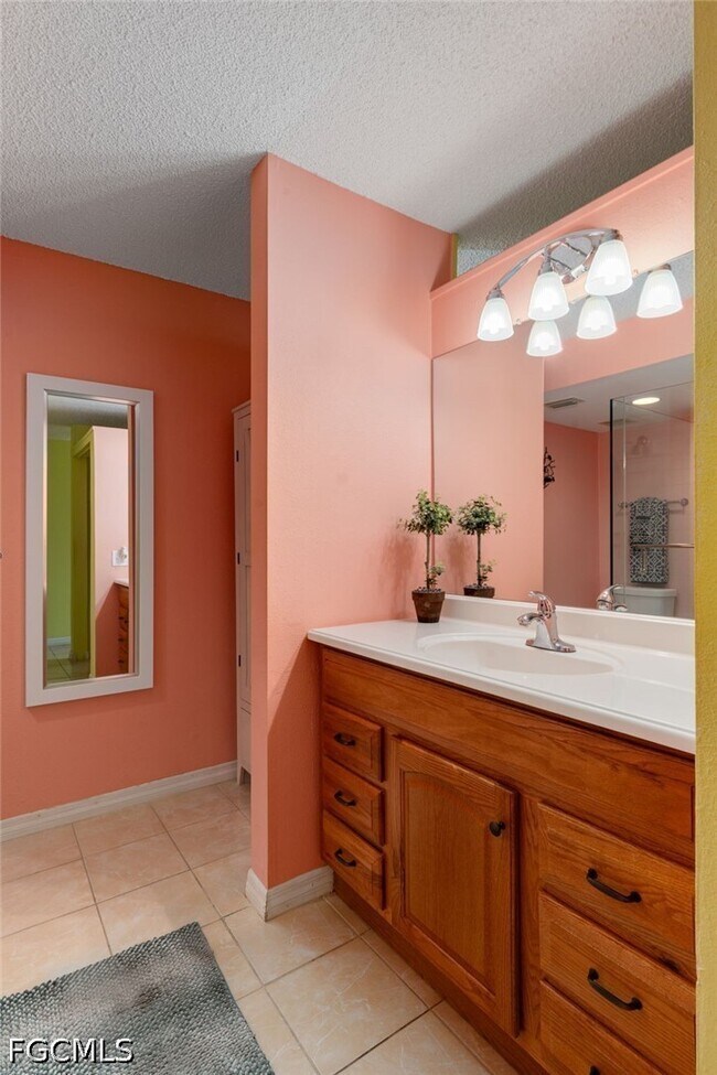 Building Photo - 5959 Winkler Rd