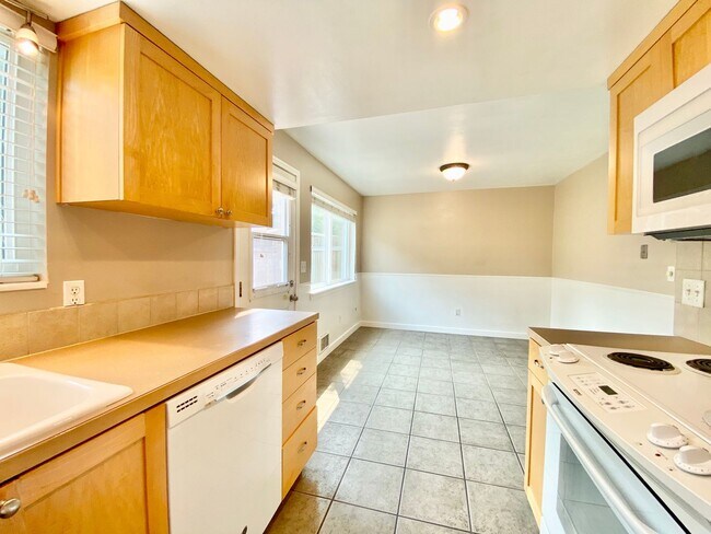 Building Photo - 12251 SE 59th St