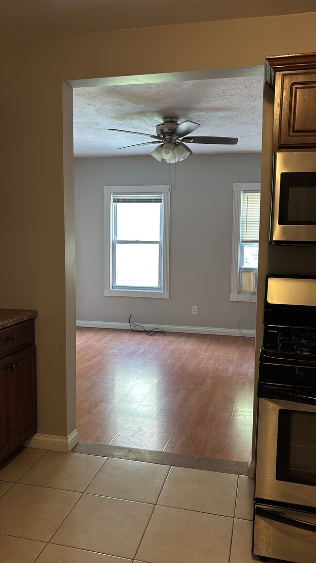 Building Photo - 12010 Paul Ave