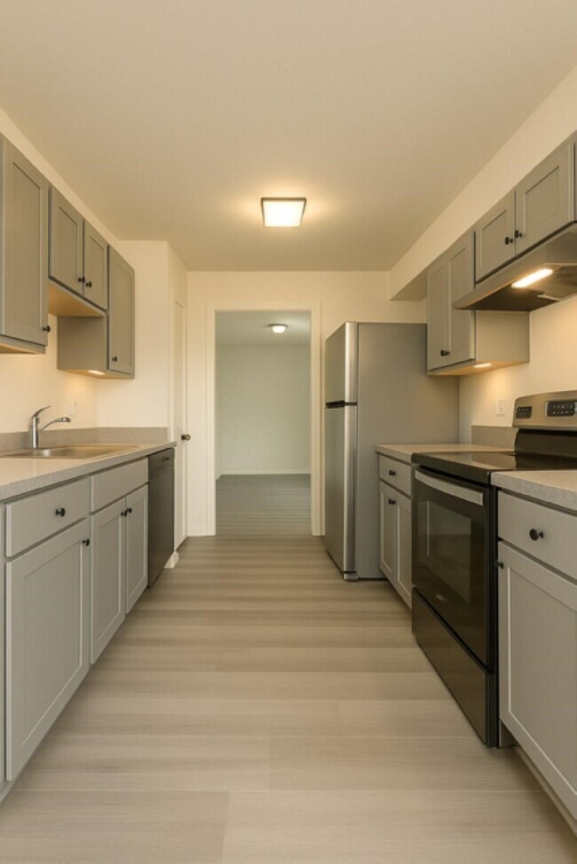 Building Photo - 1311 Kingston Dr