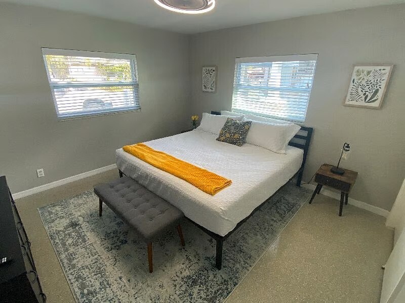 Building Photo - 1205 E 24th Ave