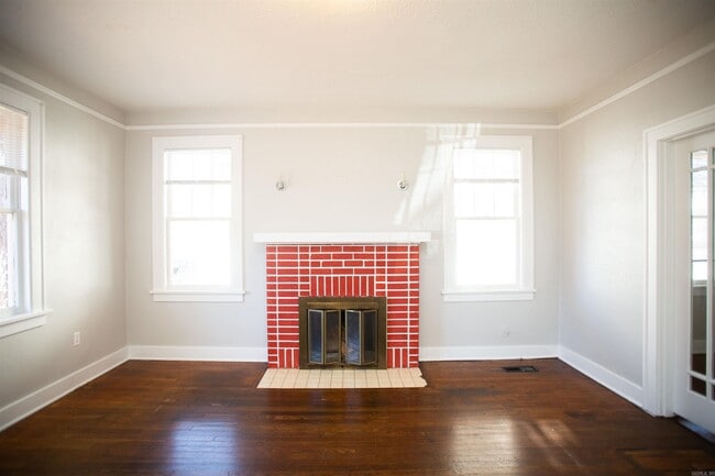 Building Photo - 1626 Gum St