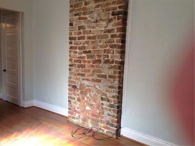Primary Photo - 222 N Olympia St