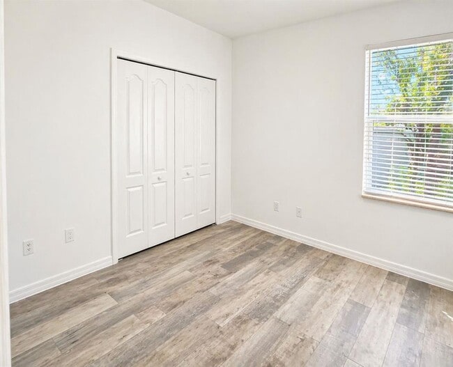 Building Photo - 9349 Jasmine Flower Ln