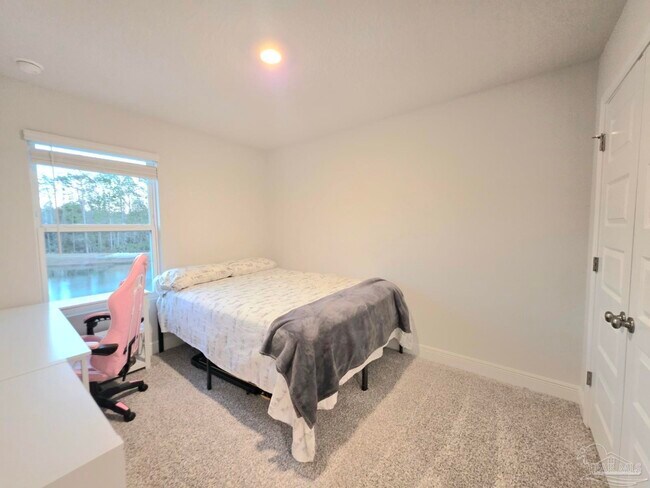 Building Photo - 710 Giese Ln