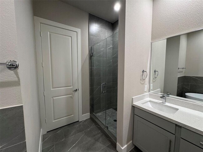 Building Photo - 1106 Olivier Ln
