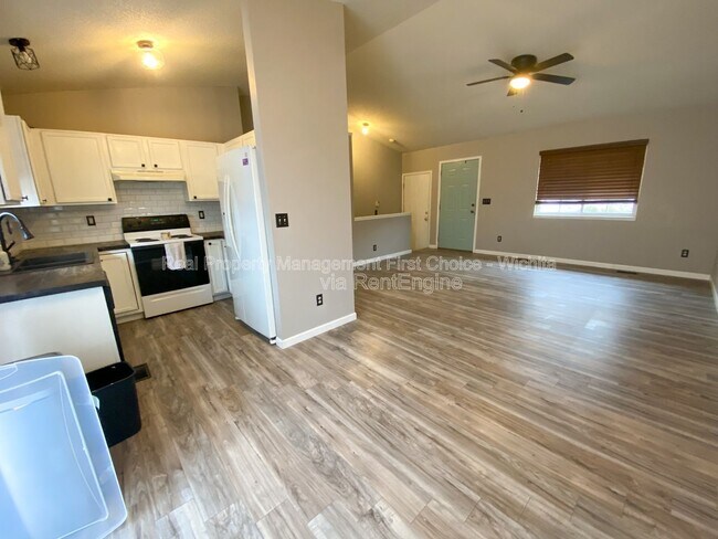 Building Photo - 10802 W Carr Ave