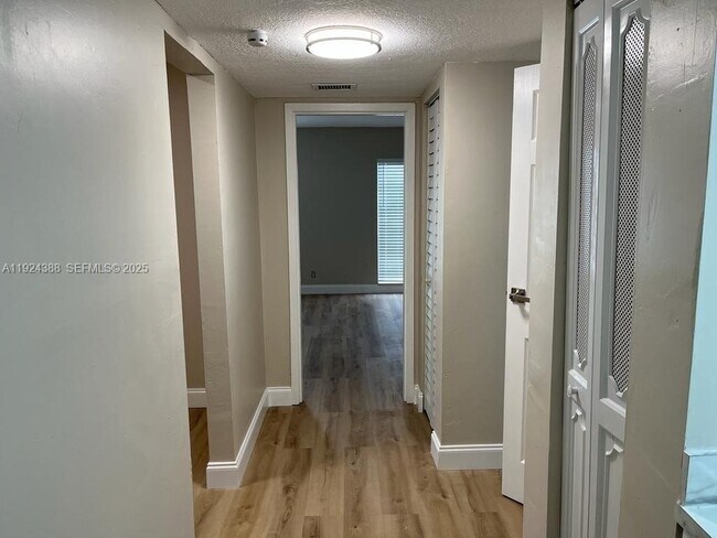 Building Photo - 4848 NW 24th Ct