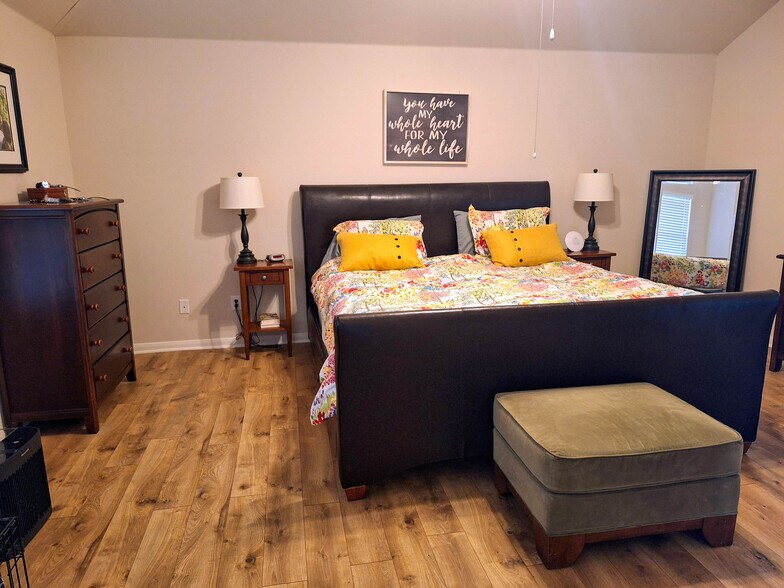 Building Photo - 7220 Moon Rock Rd