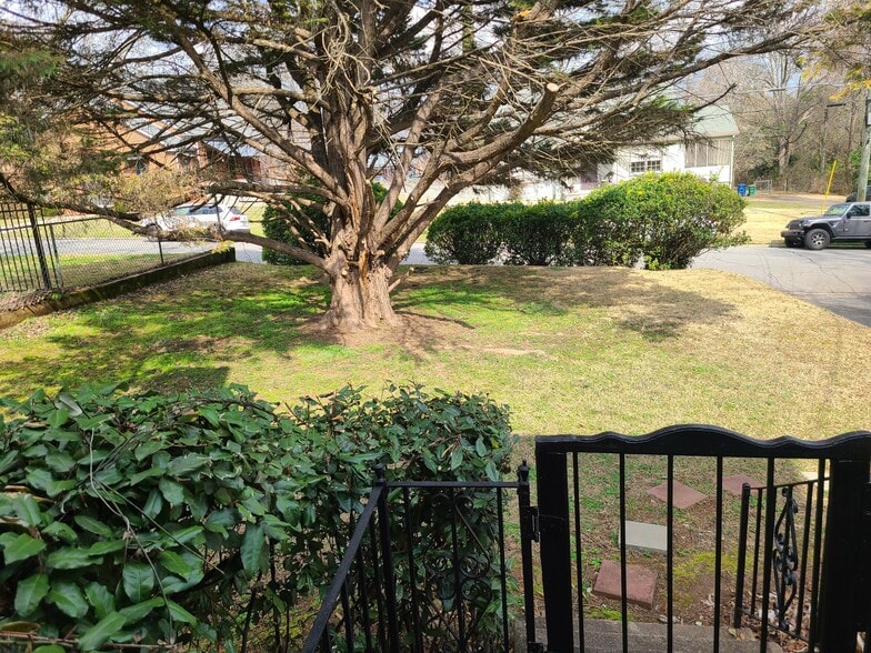 Building Photo - 185 Nantahala Ave