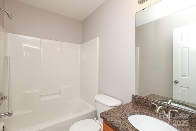 Building Photo - 4112 Chatterleigh Dr